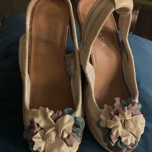 Beautiful “Tamara” Gun Metal leather Wedges😍NWOB!